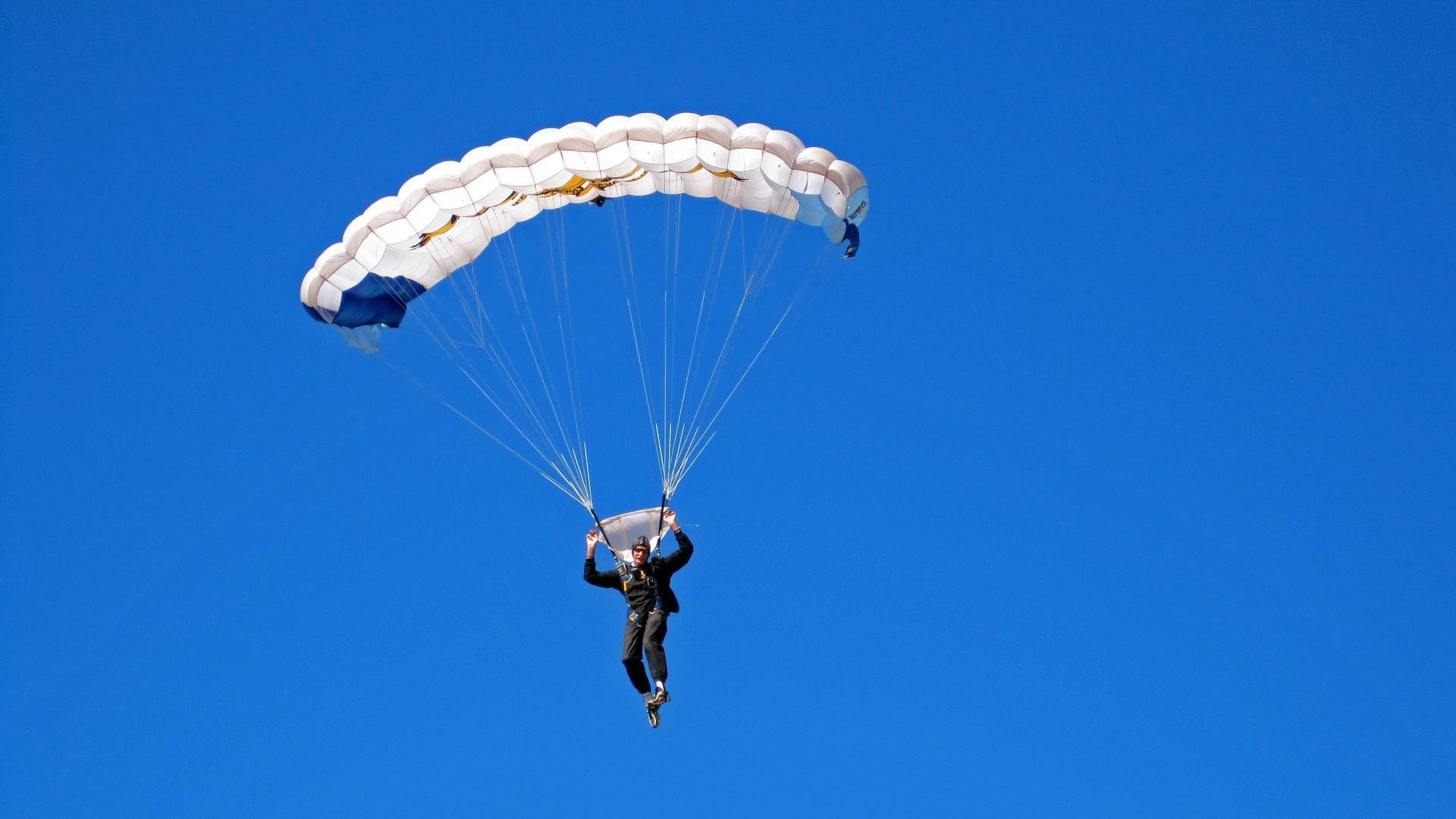 开云体育官方网站登陆-混合接力赛道上 美国队实力碾压对手，混合接力比赛